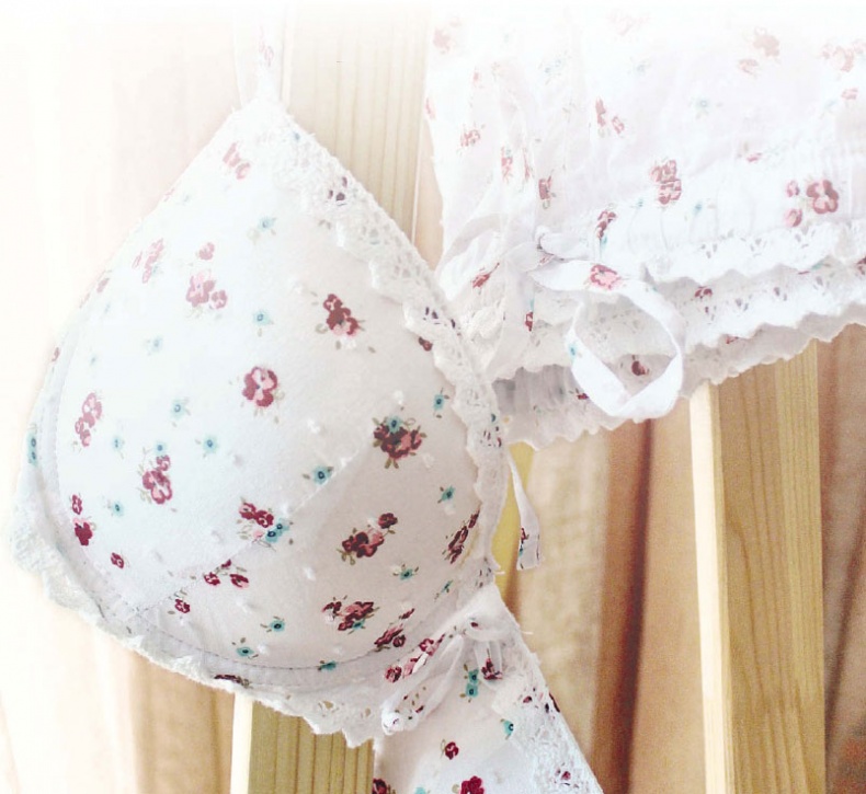 Иллюстрация к книге — Маленькие секреты большого гардероба [_132.jpg]