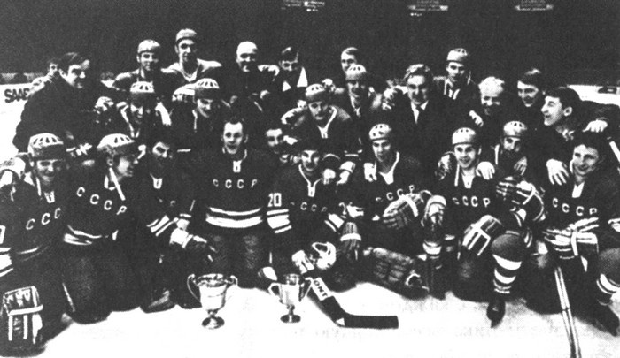 Иллюстрация к книге — Валерий Харламов. Легенда №17 [i_019.jpg]