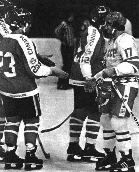 Иллюстрация к книге — Валерий Харламов. Легенда №17 [i_047.jpg]