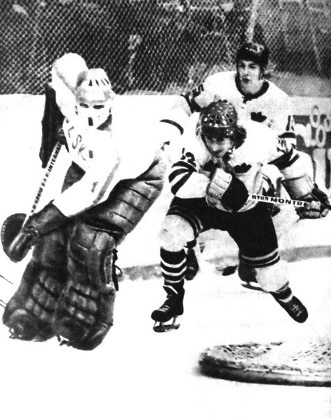 Иллюстрация к книге — Валерий Харламов. Легенда №17 [i_049.jpg]