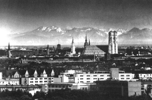 Иллюстрация к книге — Валерий Харламов. Легенда №17 [i_079.jpg]