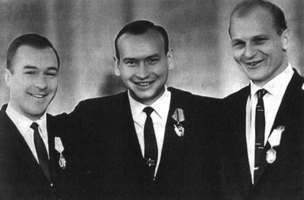 Иллюстрация к книге — Валерий Харламов. Легенда №17 [i_104.jpg]