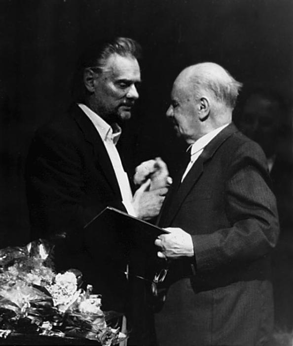 Иллюстрация к книге — Удивление перед жизнью. Воспоминания [i_024.jpg]