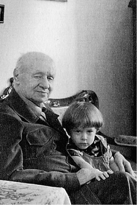 Иллюстрация к книге — Удивление перед жизнью. Воспоминания [i_029.jpg]