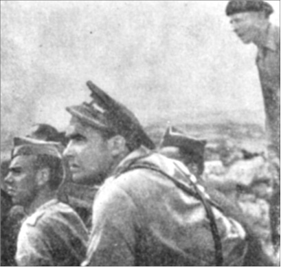 Иллюстрация к книге — Генерал Родимцев. Прошедший три войны [i_010.jpg]