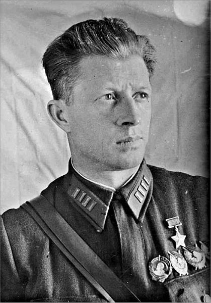 Иллюстрация к книге — Генерал Родимцев. Прошедший три войны [i_014.jpg]