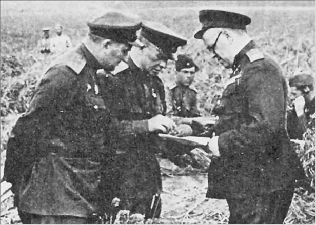 Иллюстрация к книге — Генерал Родимцев. Прошедший три войны [i_022.jpg]