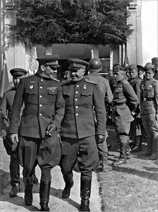 Иллюстрация к книге — Генерал Родимцев. Прошедший три войны [i_023.jpg]