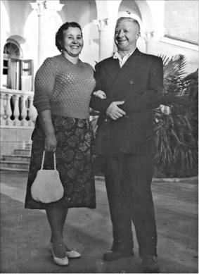 Иллюстрация к книге — Генерал Родимцев. Прошедший три войны [i_025.jpg]