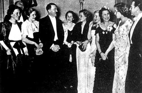 Иллюстрация к книге — Лени Рифеншталь. Мемуары [i_051.jpg]