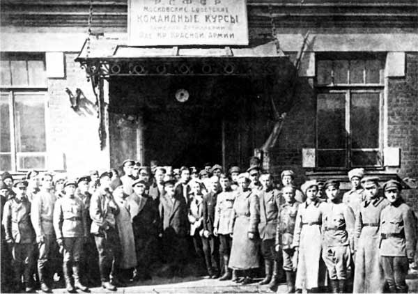 Иллюстрация к книге — Маршал Варенцов. Путь к вершинам славы и долгое забвение. 1901-1971 [n_02.jpg]