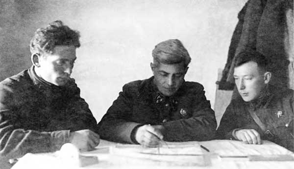 Иллюстрация к книге — Маршал Варенцов. Путь к вершинам славы и долгое забвение. 1901-1971 [n_06.jpg]