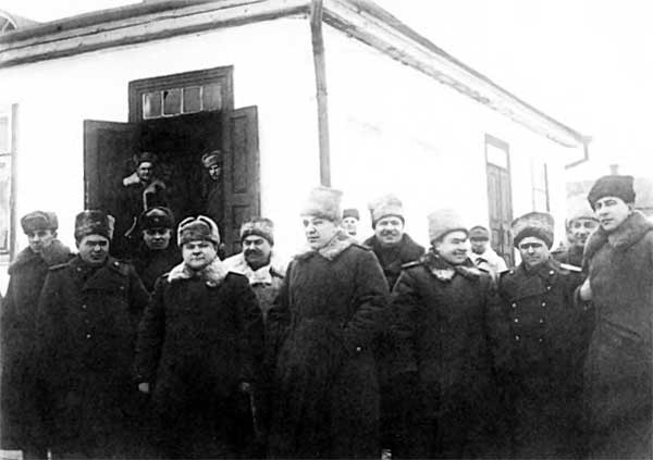 Иллюстрация к книге — Маршал Варенцов. Путь к вершинам славы и долгое забвение. 1901-1971 [n_15.jpg]