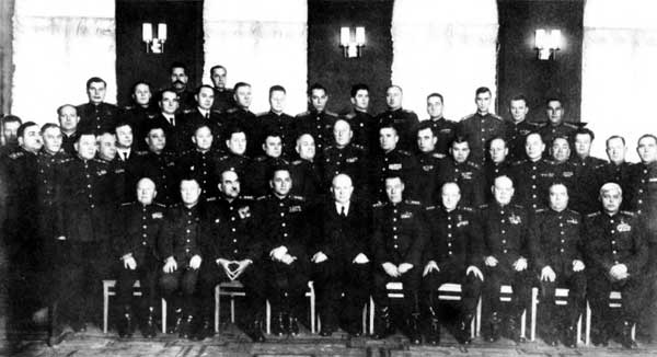 Иллюстрация к книге — Маршал Варенцов. Путь к вершинам славы и долгое забвение. 1901-1971 [n_19.jpg]