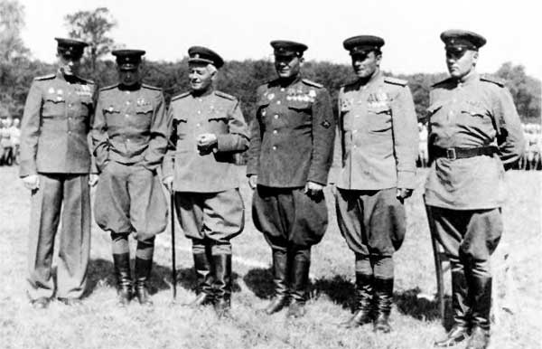 Иллюстрация к книге — Маршал Варенцов. Путь к вершинам славы и долгое забвение. 1901-1971 [n_25.jpg]