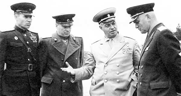 Иллюстрация к книге — Маршал Варенцов. Путь к вершинам славы и долгое забвение. 1901-1971 [n_42.jpg]