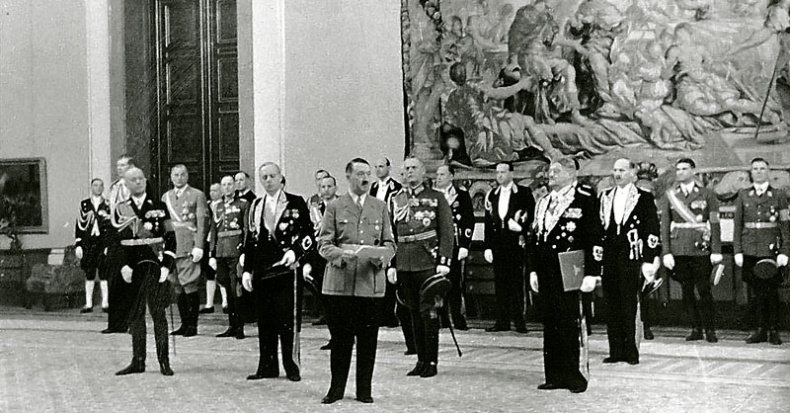 Иллюстрация к книге — "Никогда против России!" Мой отец Иоахим фон Риббентроп [i_019.jpg]