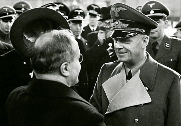 Иллюстрация к книге — "Никогда против России!" Мой отец Иоахим фон Риббентроп [i_029.jpg]