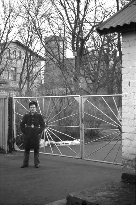 Иллюстрация к книге — Морские дьяволы. Из жизни водолазов-разведчиков Балтийского флота ВМФ [image107.jpg]