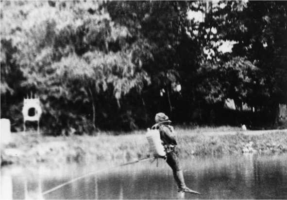 Иллюстрация к книге — Морские дьяволы. Из жизни водолазов-разведчиков Балтийского флота ВМФ [image13.jpg]