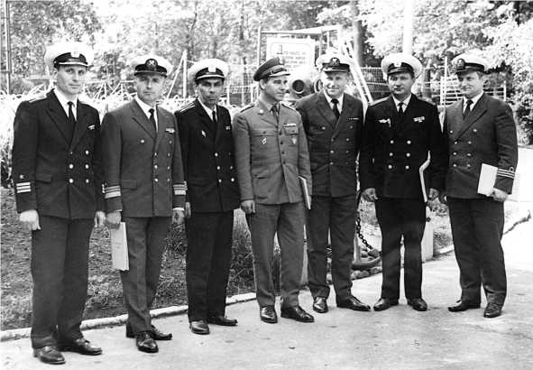 Иллюстрация к книге — Морские дьяволы. Из жизни водолазов-разведчиков Балтийского флота ВМФ [image20.jpg]