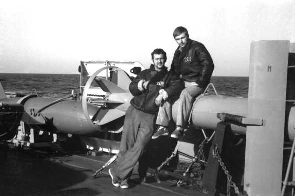 Иллюстрация к книге — Морские дьяволы. Из жизни водолазов-разведчиков Балтийского флота ВМФ [image39.jpg]