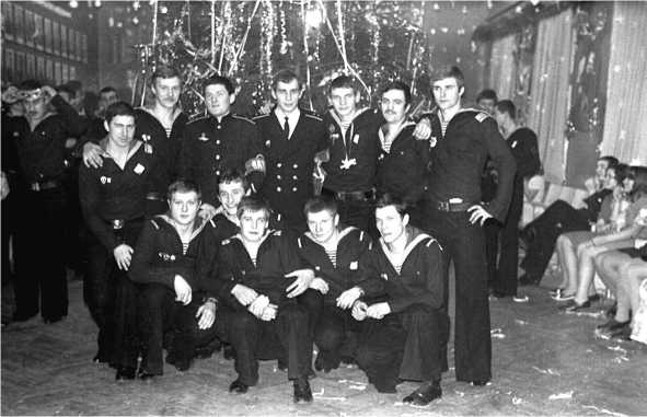 Иллюстрация к книге — Морские дьяволы. Из жизни водолазов-разведчиков Балтийского флота ВМФ [image87.jpg]