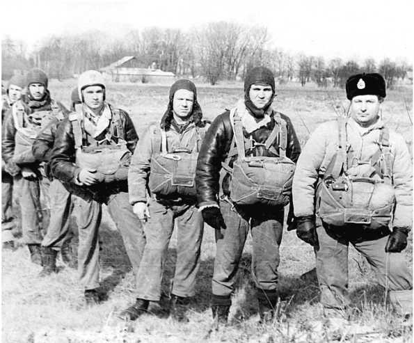 Иллюстрация к книге — Морские дьяволы. Из жизни водолазов-разведчиков Балтийского флота ВМФ [image92.jpg]