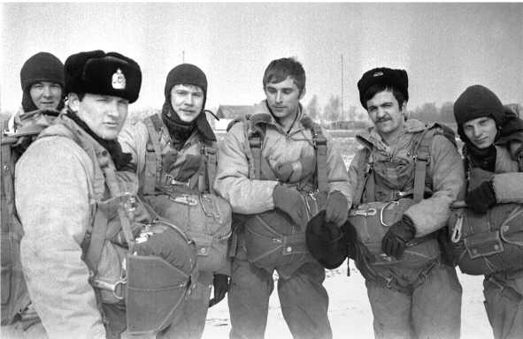 Иллюстрация к книге — Морские дьяволы. Из жизни водолазов-разведчиков Балтийского флота ВМФ [image98.jpg]