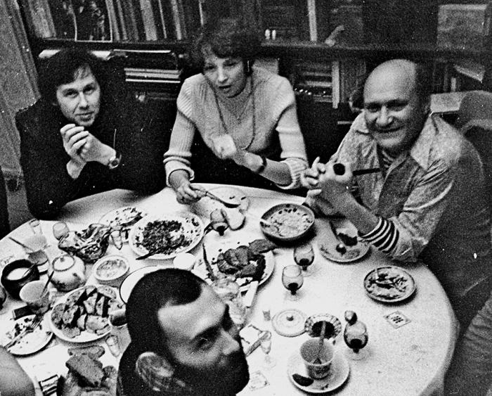 Иллюстрация к книге — На Фонтанке водку пил [i_028.jpg]