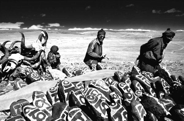 Иллюстрация к книге — Меч Гессар-хана и другие сказания [i_008.jpg]