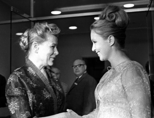 Иллюстрация к книге — Первая встреча – последняя встреча [i_039.jpg]