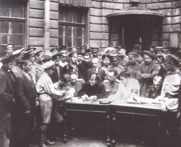 Иллюстрация к книге — Василий Шульгин. Судьба русского националиста [i_040.jpg]