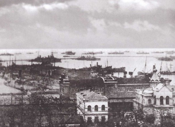 Иллюстрация к книге — Василий Шульгин. Судьба русского националиста [i_049.jpg]