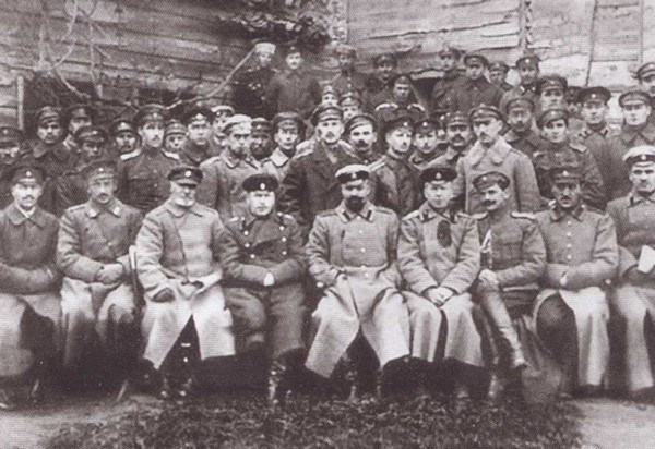 Иллюстрация к книге — Василий Шульгин. Судьба русского националиста [i_053.jpg]