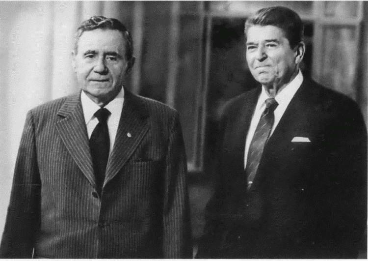 Иллюстрация к книге — Громыко [i_049.jpg]