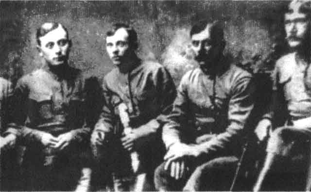 Иллюстрация к книге — Сталин [i_023.jpg]