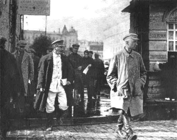 Иллюстрация к книге — Сталин [i_035.jpg]