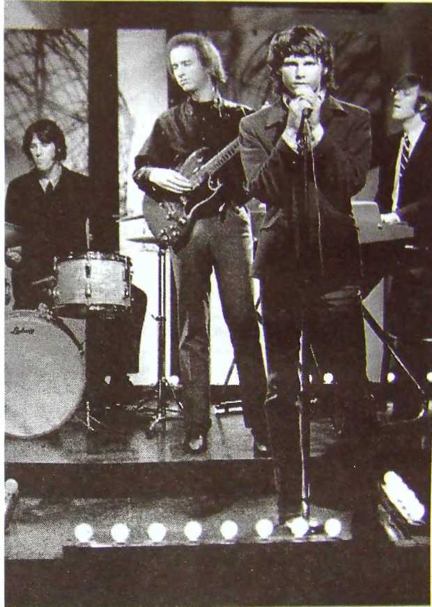 Иллюстрация к книге — Шаман. Скандальная биография Джима Моррисона [i_010.jpg]