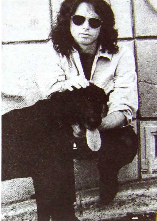 Иллюстрация к книге — Шаман. Скандальная биография Джима Моррисона [i_020.jpg]