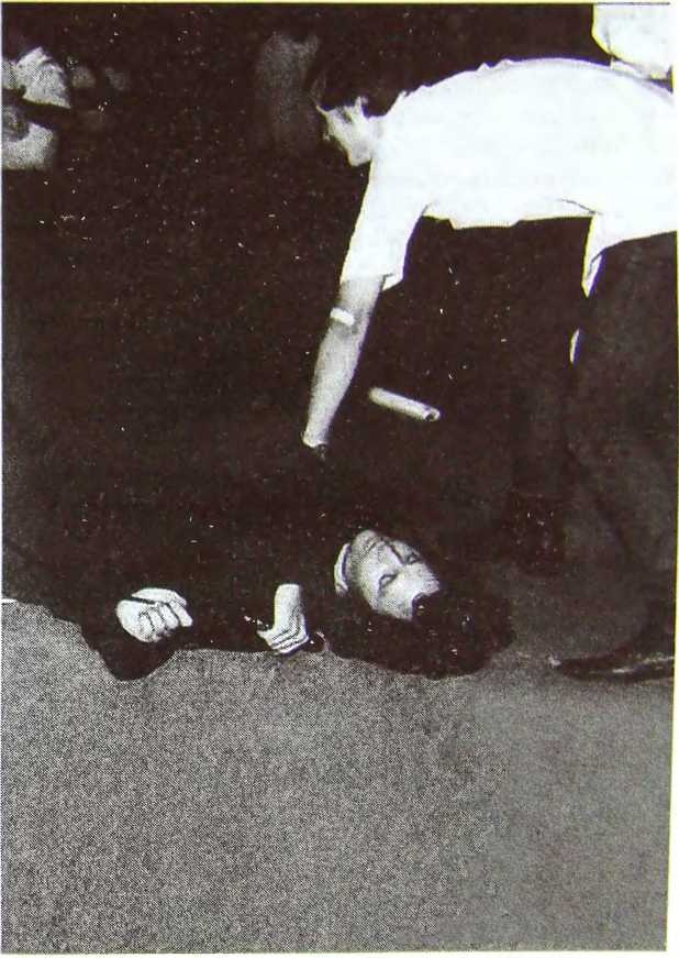 Иллюстрация к книге — Шаман. Скандальная биография Джима Моррисона [i_031.jpg]