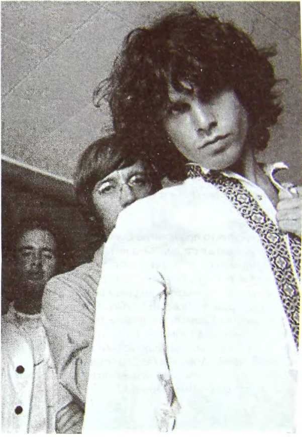 Иллюстрация к книге — Шаман. Скандальная биография Джима Моррисона [i_055.jpg]