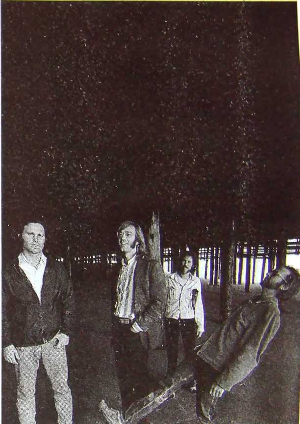 Иллюстрация к книге — Шаман. Скандальная биография Джима Моррисона [i_067.jpg]