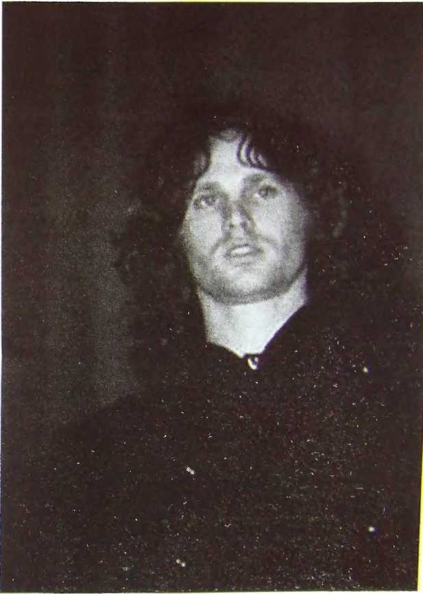 Иллюстрация к книге — Шаман. Скандальная биография Джима Моррисона [i_071.jpg]