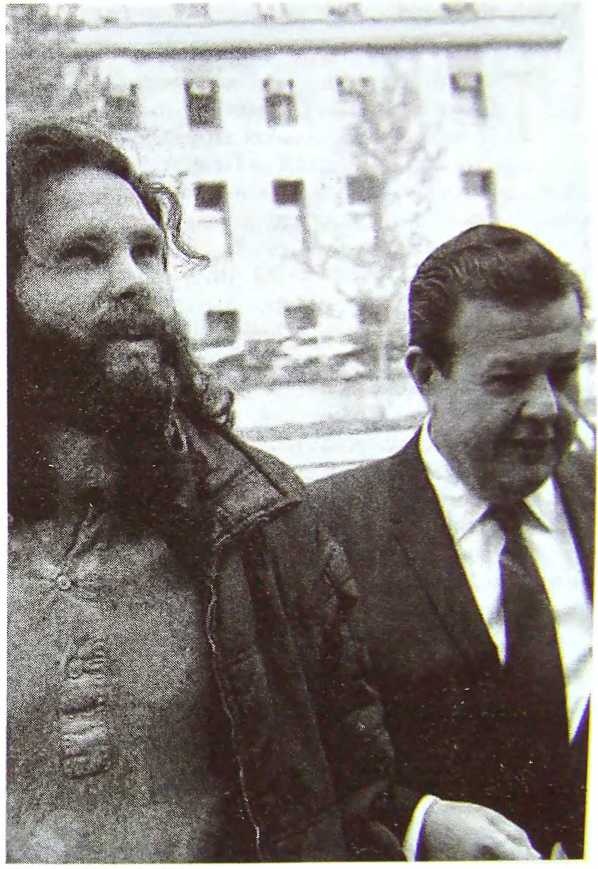 Иллюстрация к книге — Шаман. Скандальная биография Джима Моррисона [i_079.jpg]