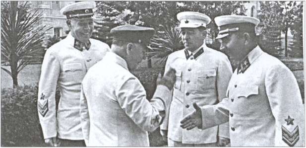 Иллюстрация к книге — Мехлис. Тень вождя [i_013.jpg]