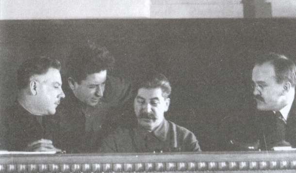 Иллюстрация к книге — Мехлис. Тень вождя [i_027.jpg]