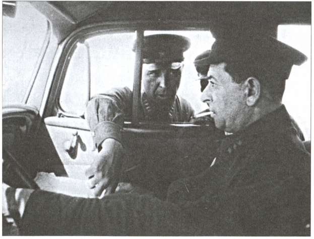 Иллюстрация к книге — Мехлис. Тень вождя [i_038.jpg]