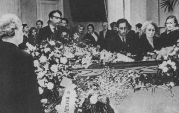 Иллюстрация к книге — Зощенко [i_053.jpg]