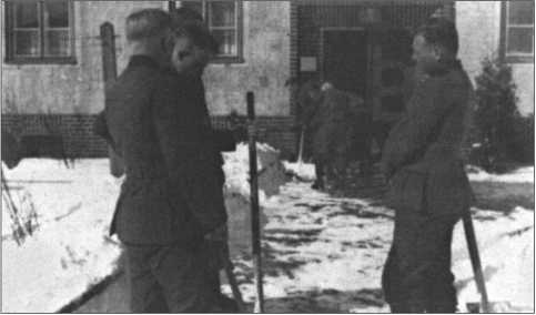 Иллюстрация к книге — "Тигры" в снегу. Мемуары танкового аса [i_009.jpg]